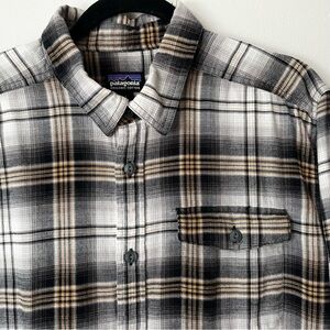 Patagonia Men's Large Organic Cotton White Black Plaid LS Shirt Gorpcore Camping